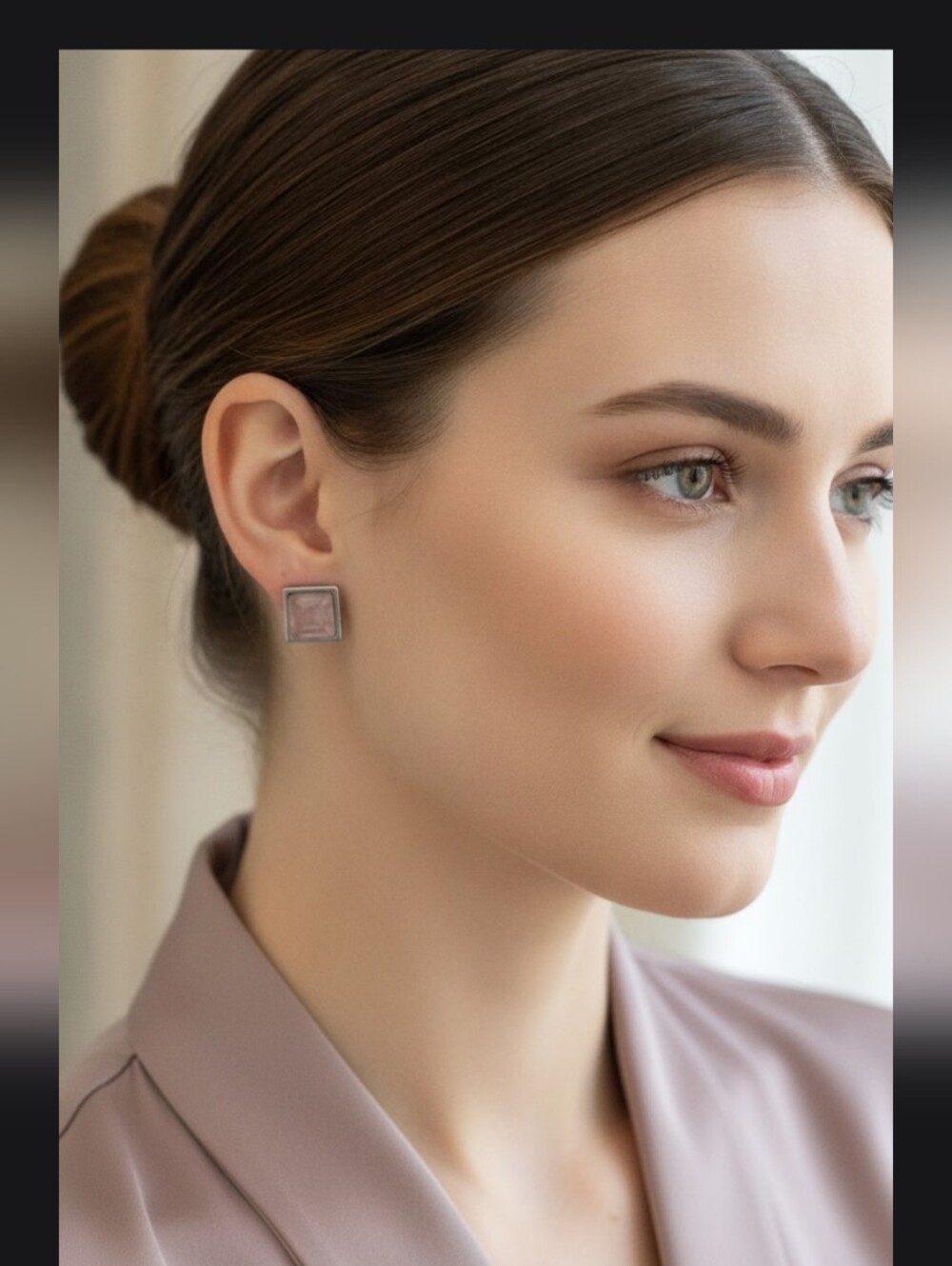 Mosiac glass light pink! Dainty & minimalistic studs earrings
